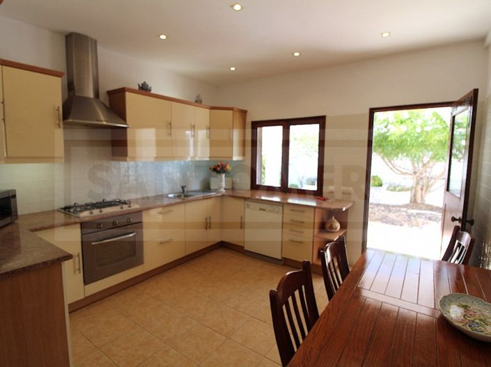 Image No.6-3 Bed House for sale