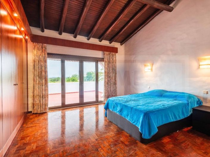 Image No.15-4 Bed House for sale