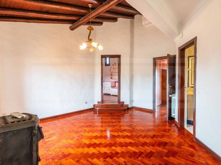 Image No.18-4 Bed House for sale