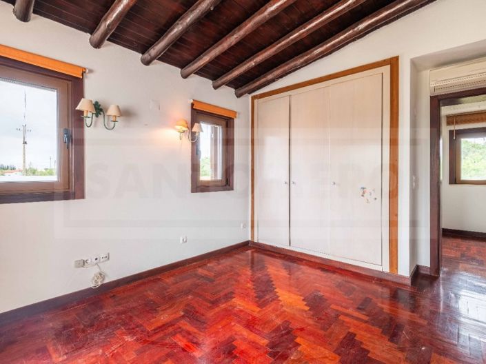 Image No.20-4 Bed House for sale