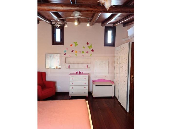 Image No.21-4 Bed House for sale