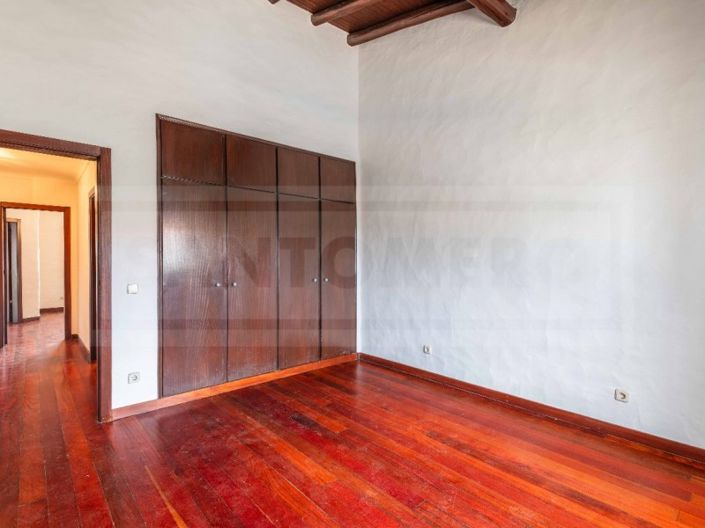 Image No.22-4 Bed House for sale