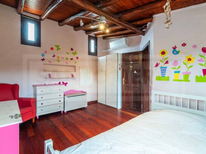 Image No.25-4 Bed House for sale