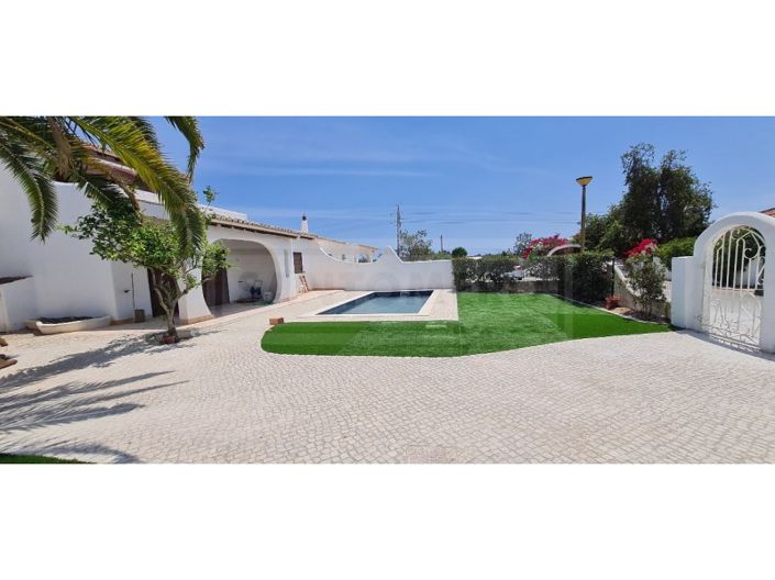 Image No.25-4 Bed House for sale