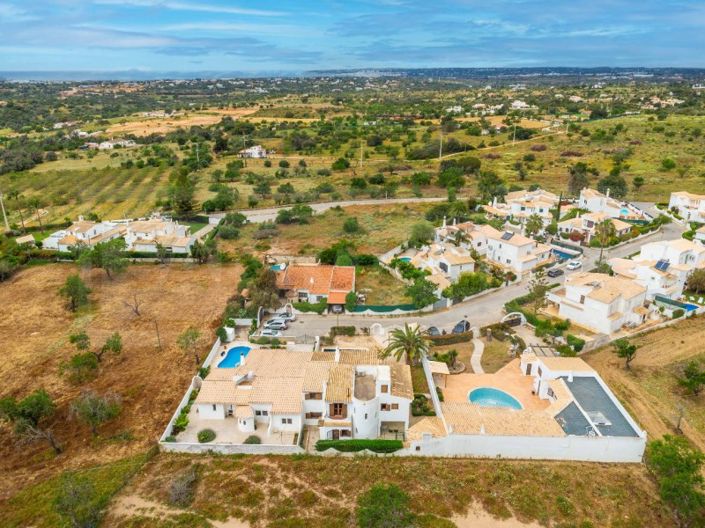 Image No.26-4 Bed House for sale