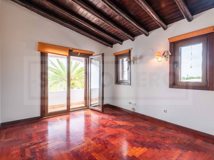 Image No.27-4 Bed House for sale