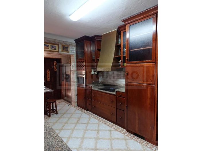 Image No.7-4 Bed House for sale