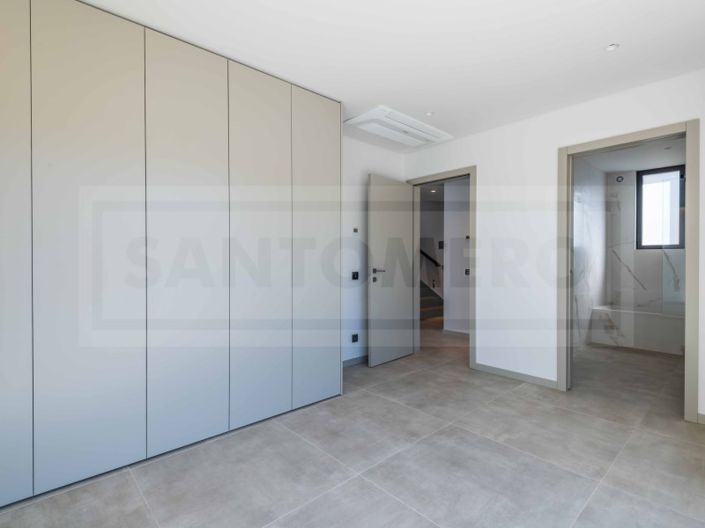 Image No.11-3 Bed House for sale