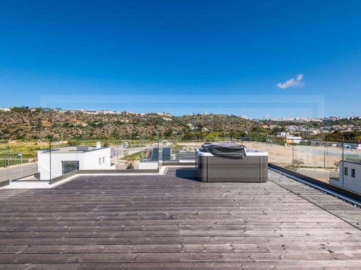 Image No.15-3 Bed House for sale