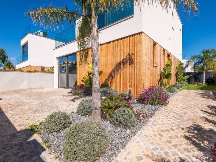 Image No.24-3 Bed House for sale