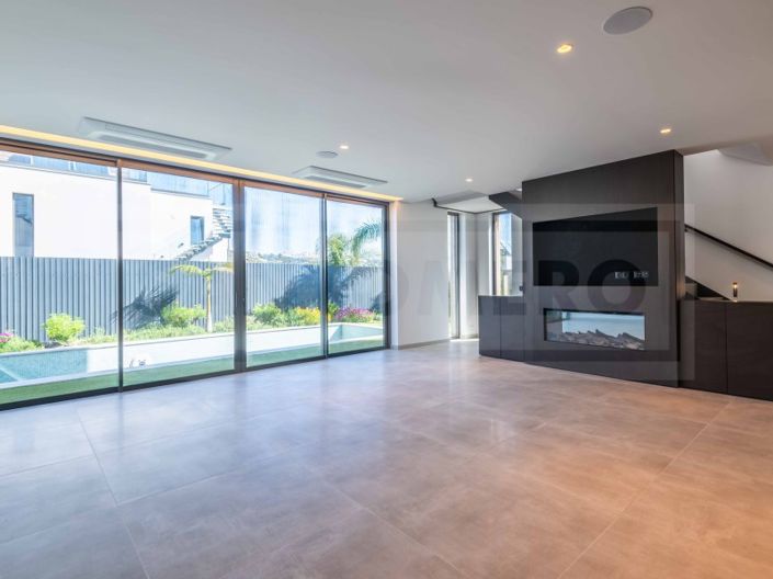 Image No.3-3 Bed House for sale