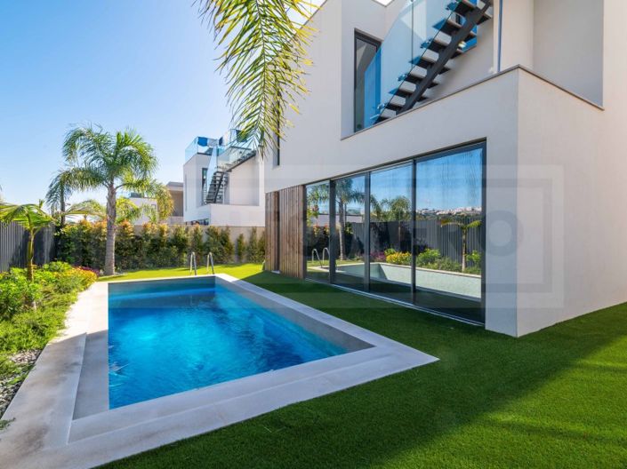 Image No.6-3 Bed House for sale