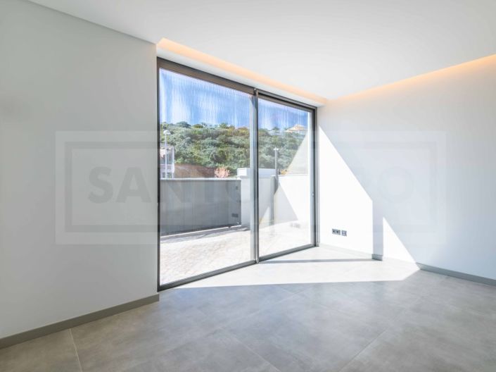 Image No.7-3 Bed House for sale