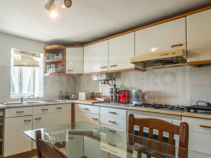 Image No.28-6 Bed House for sale