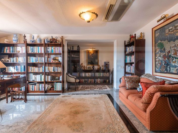 Image No.3-6 Bed House for sale