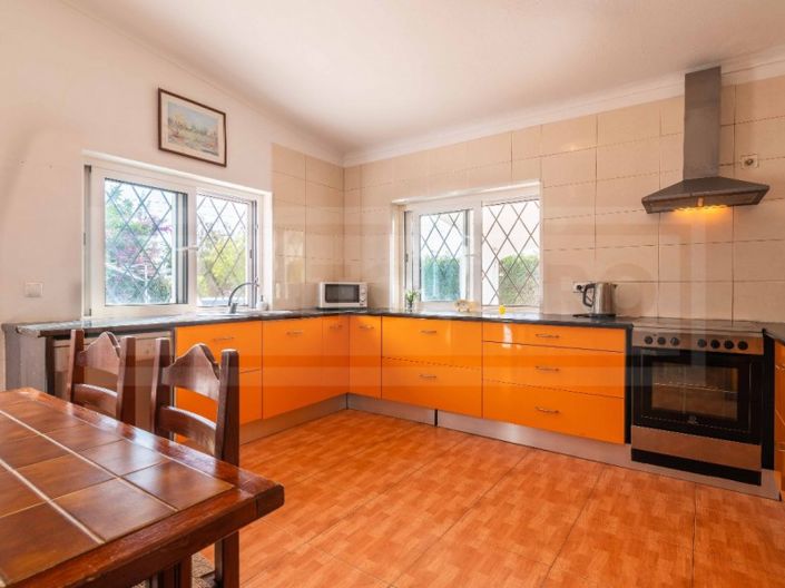 Image No.8-2 Bed House for sale