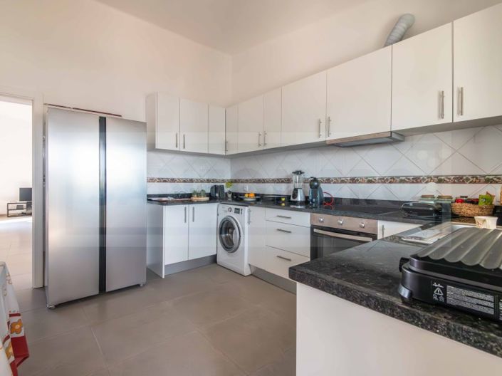 Image No.6-3 Bed House for sale