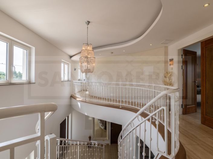 Image No.22-6 Bed House for sale