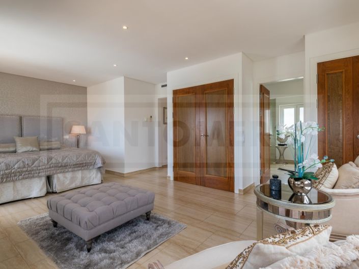 Image No.26-6 Bed House for sale