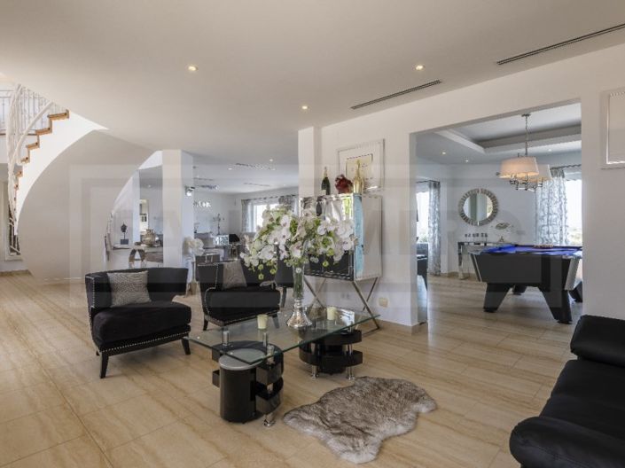 Image No.5-6 Bed House for sale