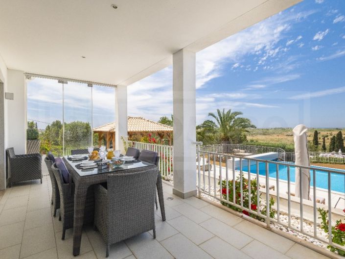 Image No.6-6 Bed House for sale