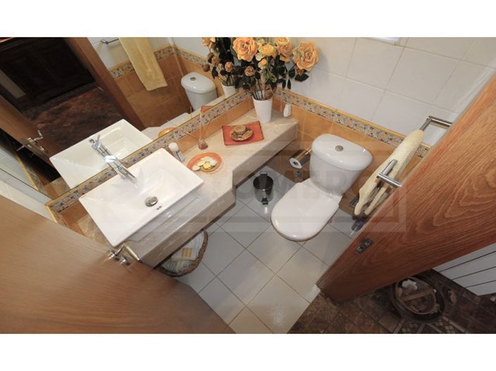 Image No.12-4 Bed House for sale