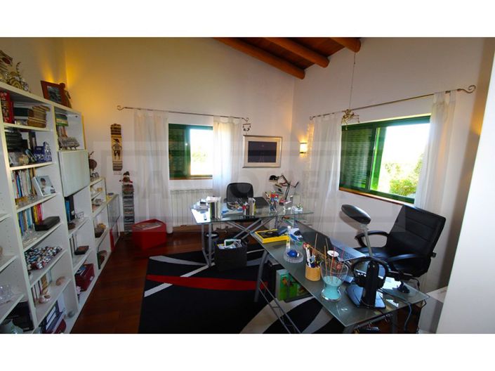 Image No.13-4 Bed House for sale