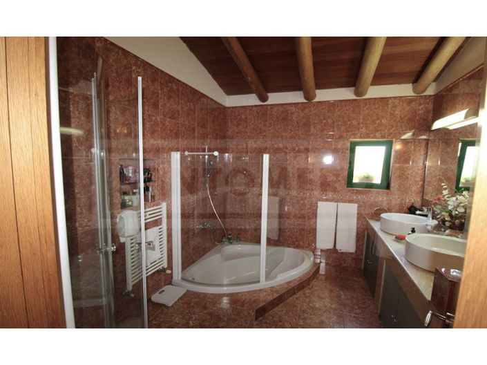 Image No.16-4 Bed House for sale