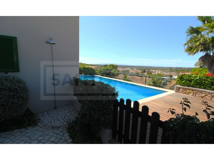 Image No.2-4 Bed House for sale