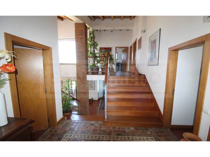 Image No.21-4 Bed House for sale