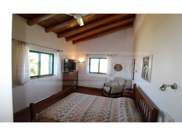 Image No.24-4 Bed House for sale