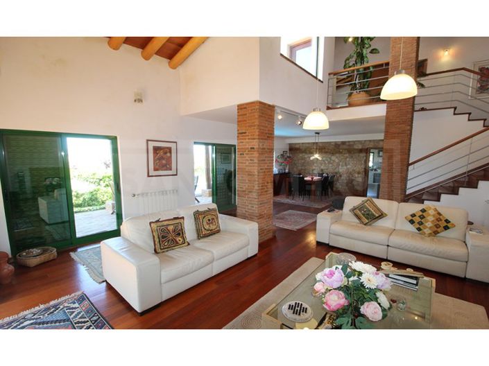 Image No.35-4 Bed House for sale