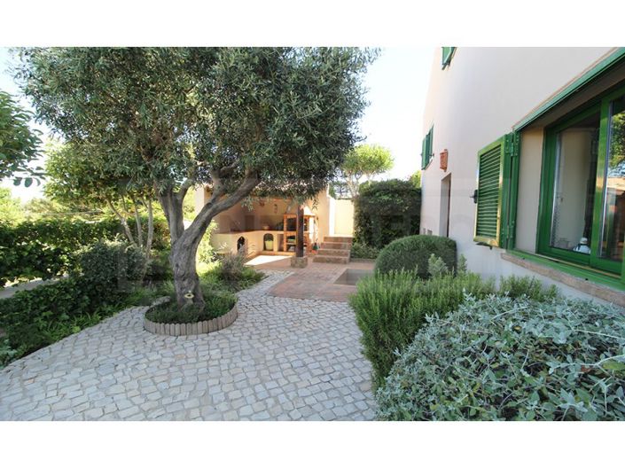 Image No.6-4 Bed House for sale