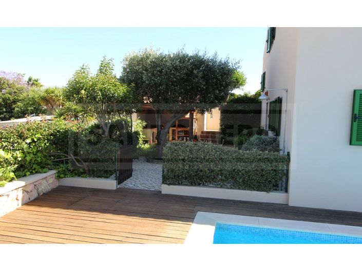 Image No.8-4 Bed House for sale