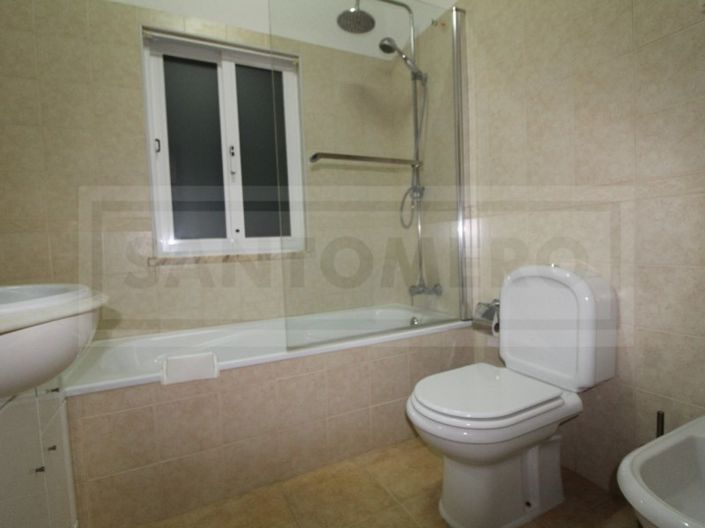 Image No.21-5 Bed House for sale