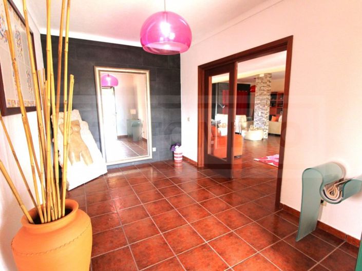 Image No.3-5 Bed House for sale