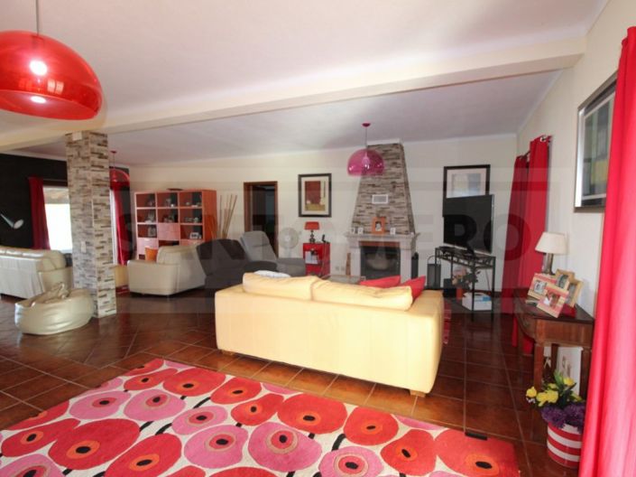 Image No.5-5 Bed House for sale