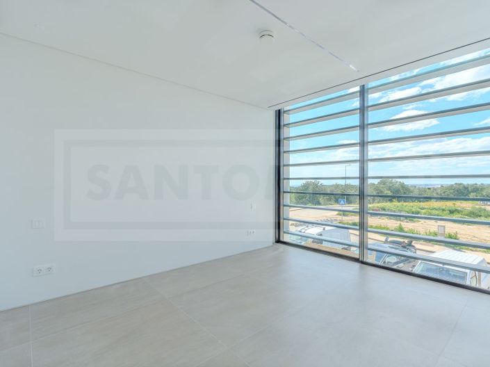 Image No.15-1 Bed House for sale