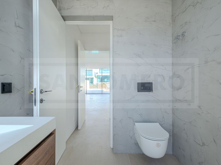 Image No.16-1 Bed House for sale