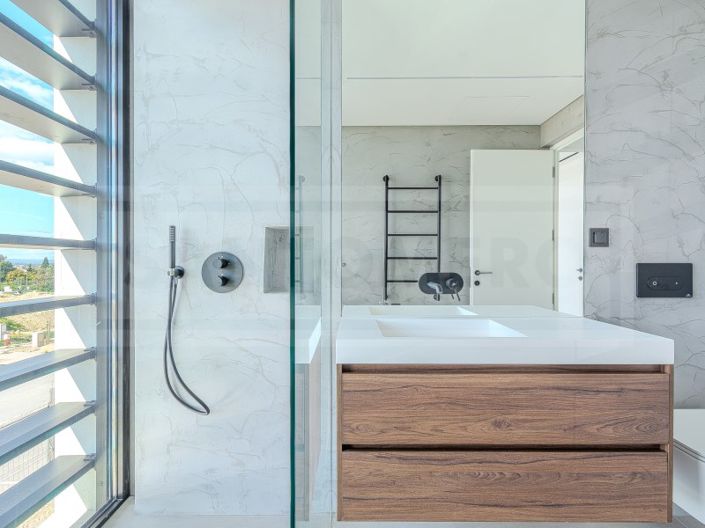 Image No.21-1 Bed House for sale