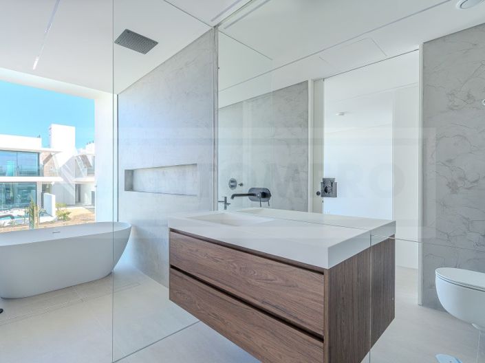 Image No.22-1 Bed House for sale