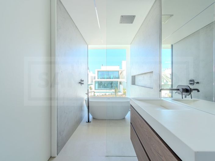 Image No.23-1 Bed House for sale