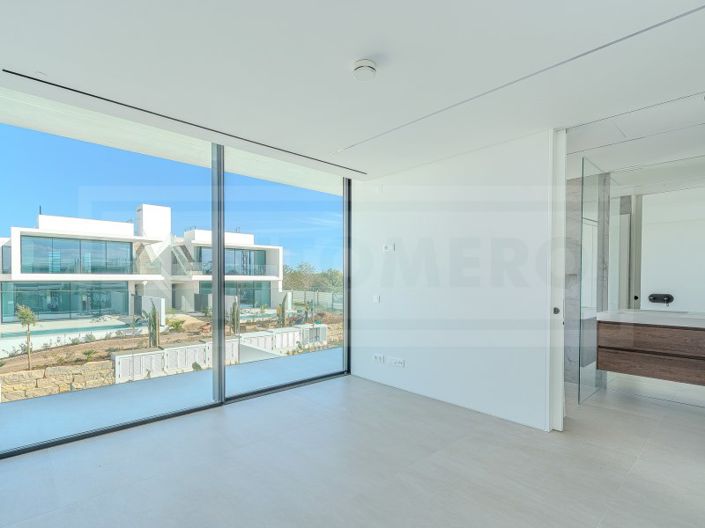 Image No.24-1 Bed House for sale