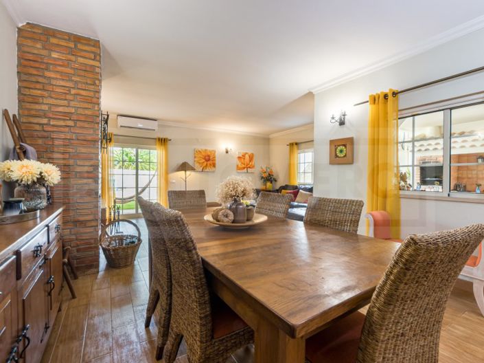 Image No.10-4 Bed House for sale