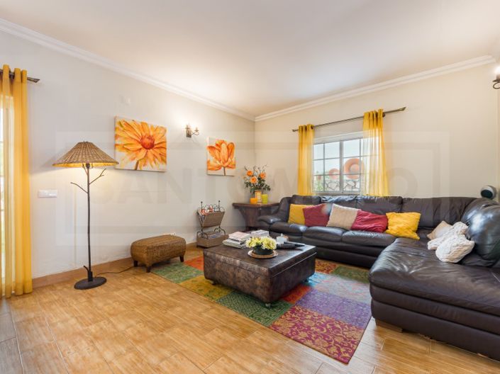 Image No.15-4 Bed House for sale