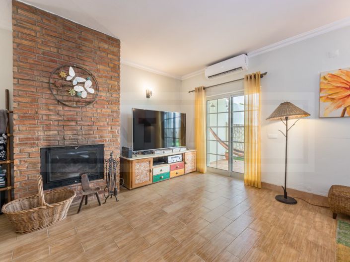 Image No.16-4 Bed House for sale