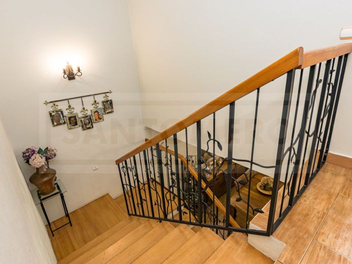 Image No.17-4 Bed House for sale