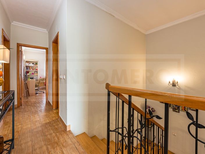 Image No.18-4 Bed House for sale