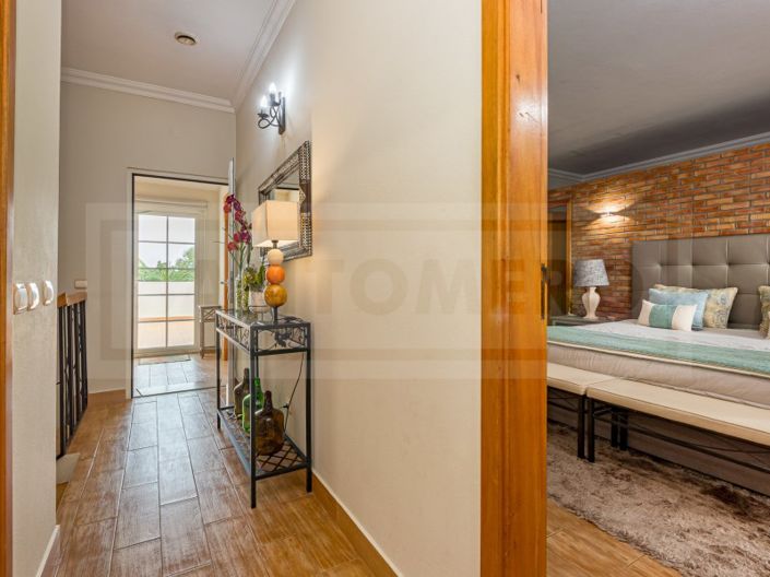 Image No.20-4 Bed House for sale