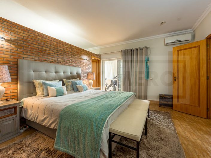 Image No.21-4 Bed House for sale